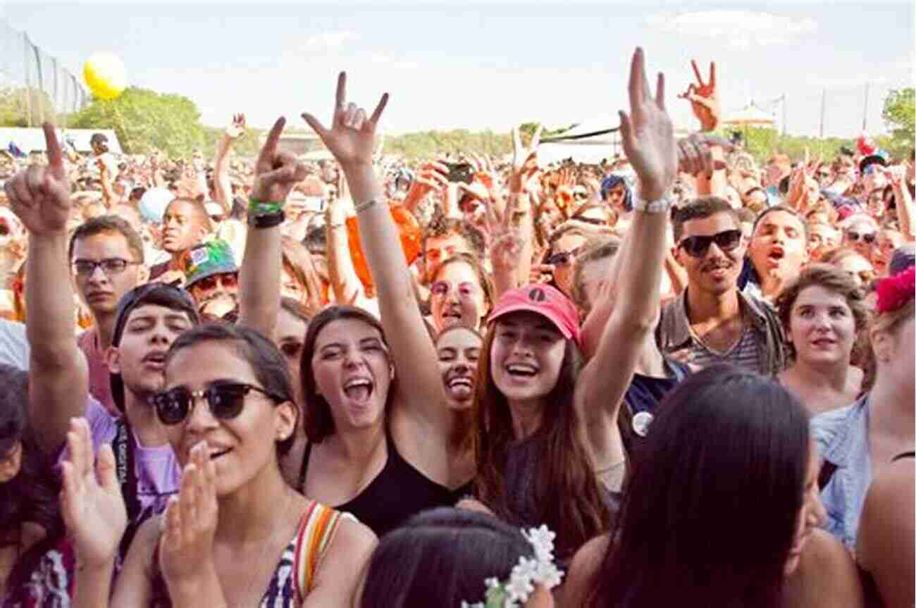 A Crowd Enjoying A Music Festival On The Beach Things To Do On Your Gulf Shores Alabama Vacation