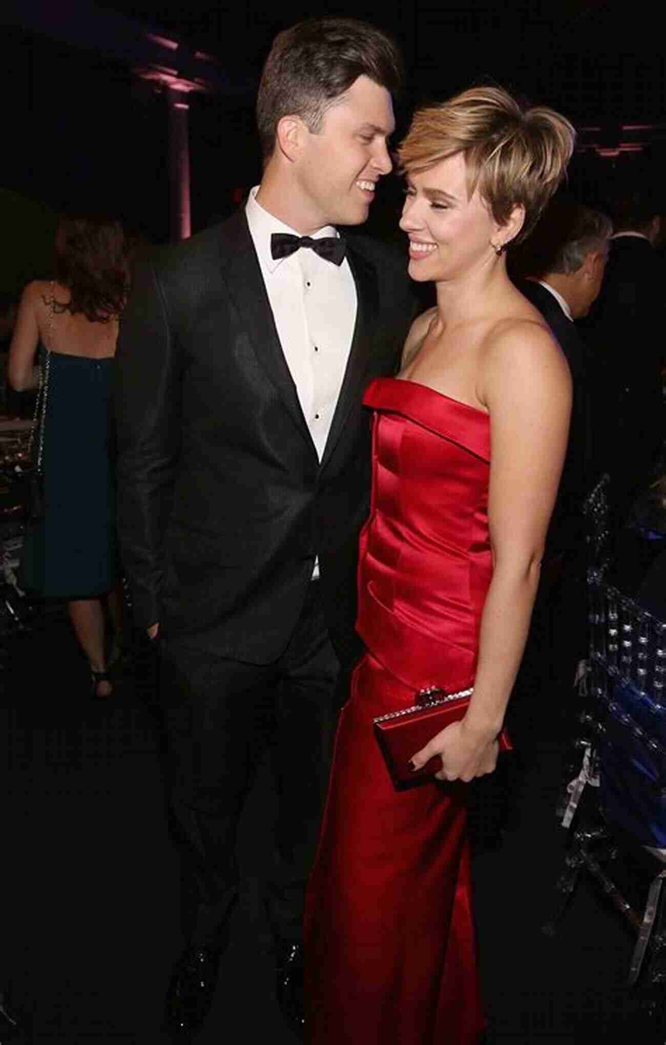 Colin Jost And Scarlett Johansson's Red Carpet Moment At The Oscars COLIN JOST AND SCARLETT JOHANSSON