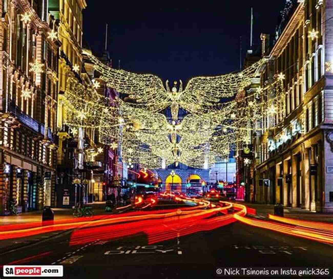 Enjoy The Beauty Of London's Christmas Lights And Decorations Christmas In London: Why Not Spend Christmas The Holidays In London? A Guide To Food Entertainment Travel And Accommodation In London (Holiday Travel In Cosmopolitan Cities 1)