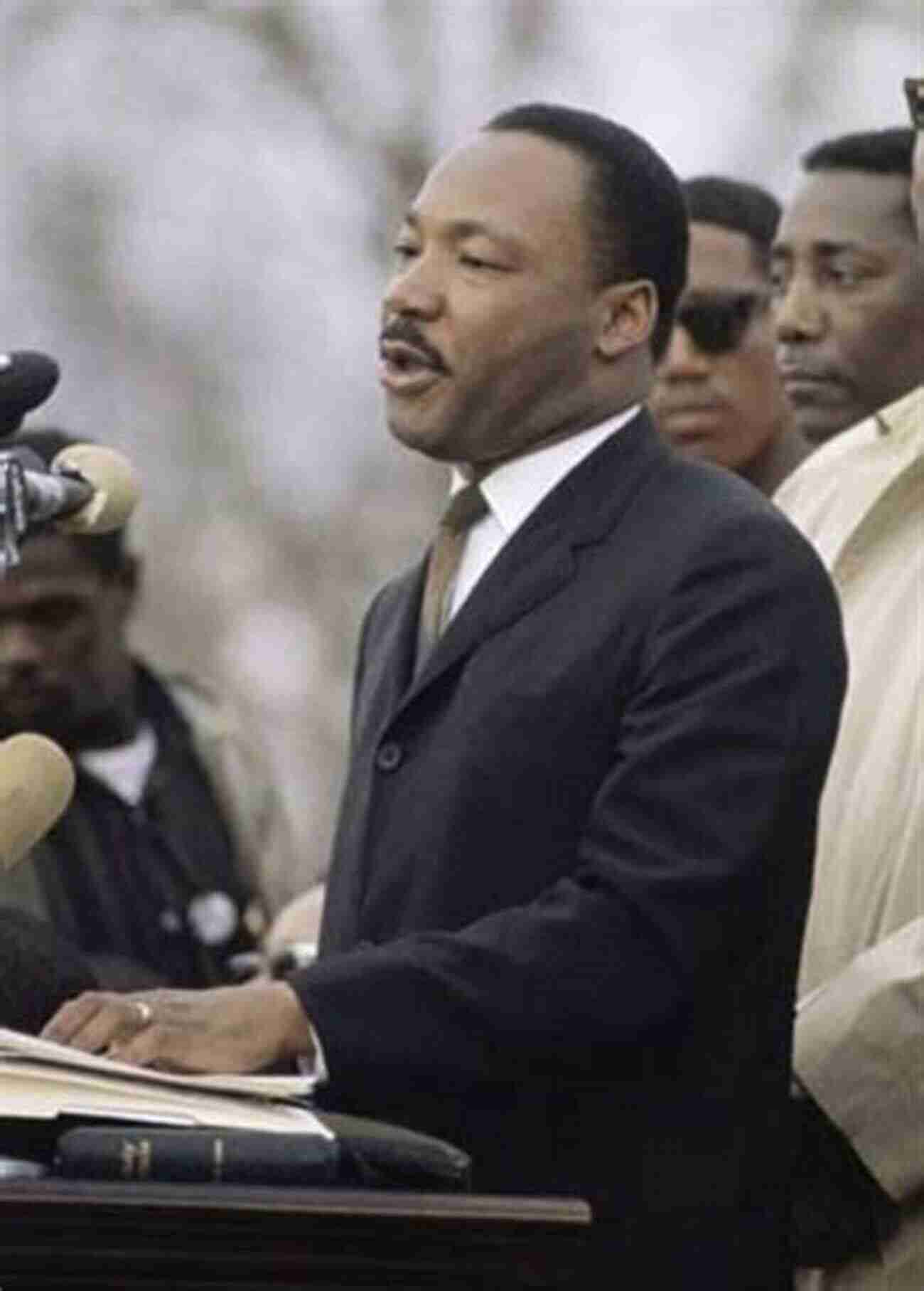 Martin Luther King Jr. A Prominent Leader In The Civil Rights Movement Biography And Quotes Of 10 Personalities: William Shakespeare Akira Kurosawa Bob Marley Mustafa Ataturk Mahatma Gandhi Maya Angelou Agatha Christie Mandela Virginia Woolf Martin L King