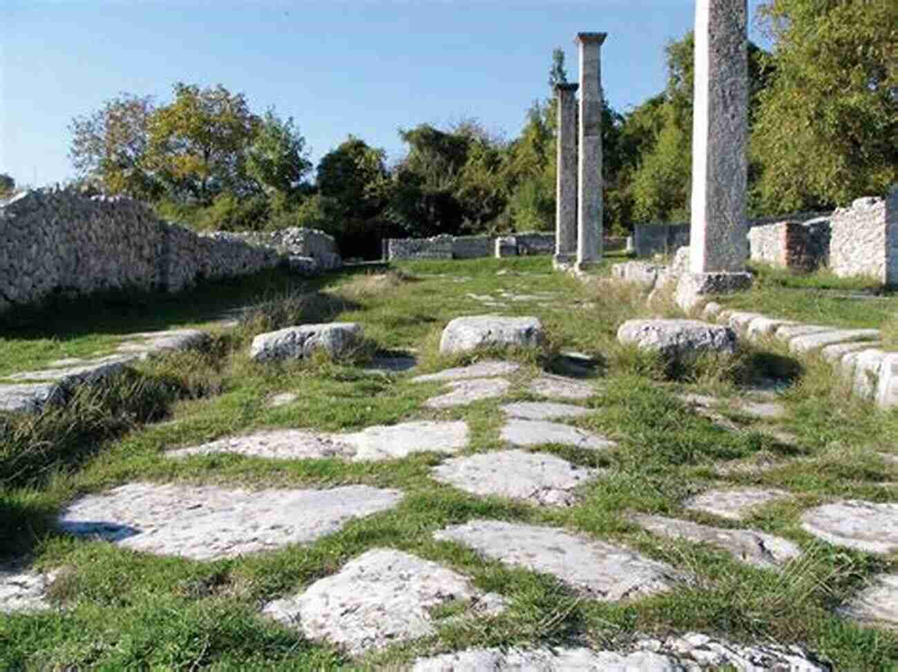 Step Back In Time At The Captivating Roman Ruins Of Alba Fucens Italy: Abruzzo (Bradt Travel Guides (Regional Guides))