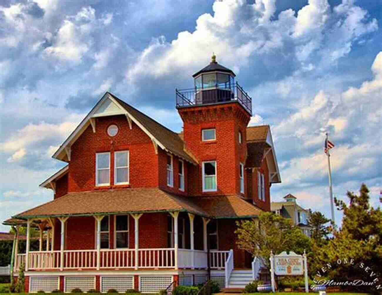 Tracing The Rich History Of Sea Girt Lighthouse Sea Girt Lighthouse (Images Of America)